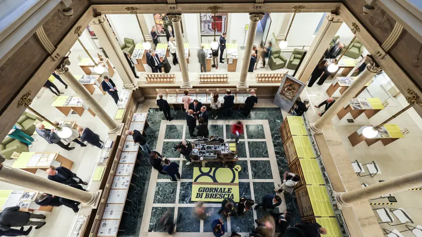 L'inaugurazione della mostra «Il Giornale di Brescia nella storia. 1945-2025. Sguardi su Brescia e sull'Italia»