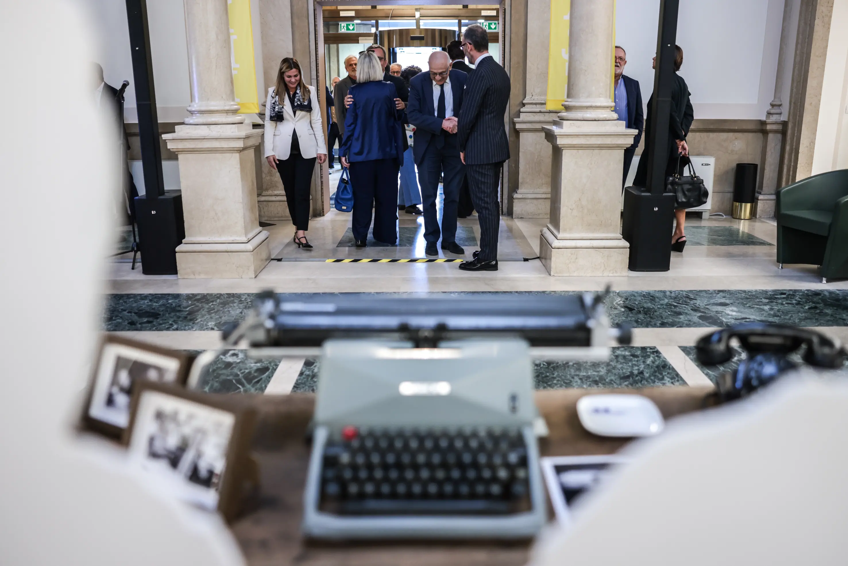 «Sguardi su Brescia e sull'Italia»: l'allestimento che racconta 80 anni di GdB