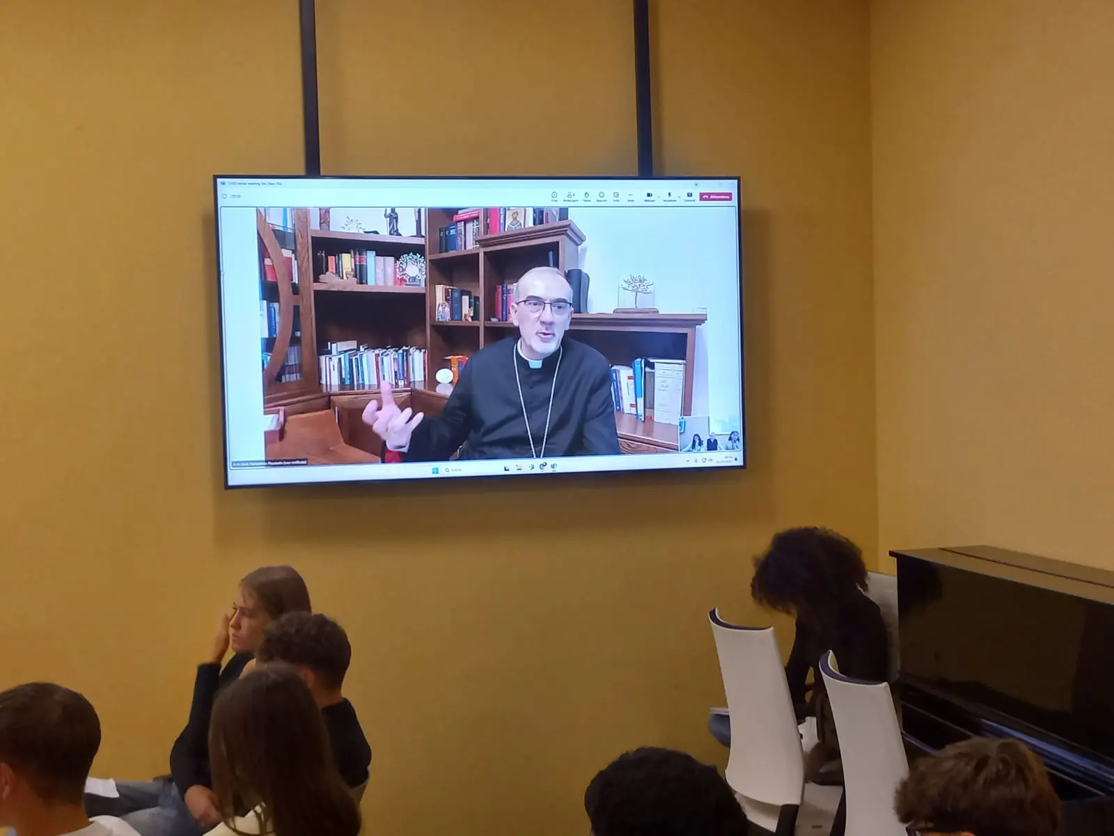 Il cardinale Pizzaballa collegato con gli studenti di Chiari
