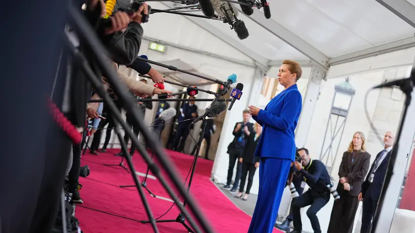 epa12419308 Danish Prime Minister Mette Frederiksen speaks to media as she arrives at Christiansborg Castle in Copenhagen, Denmark, 01 October 2025, for an informal meeting of EU heads of state and government. EPA/THOMAS TRAASDAHL DENMARK OUT