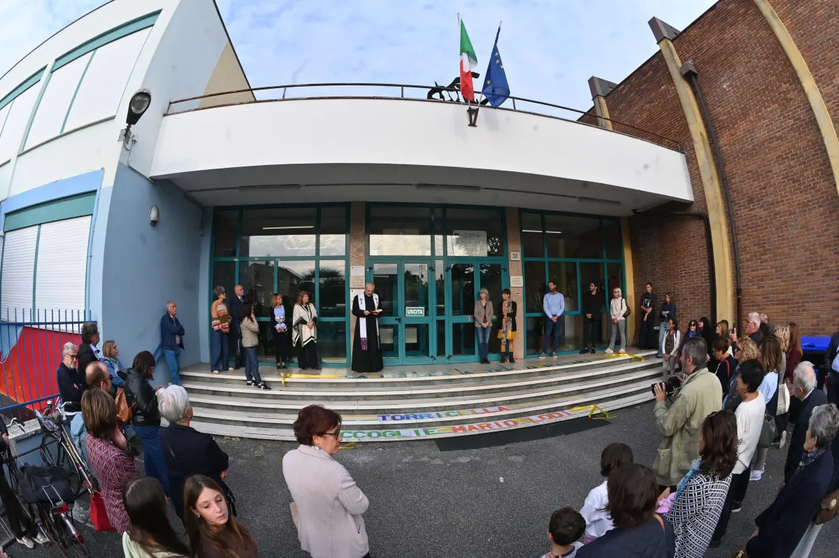 CRONACA BRESCIA SCUOLA PRIMARIA TORRICELLA CERIMONIA INTITOLAZIONE A MARIO LODI REDAZIONE CRONACA 30-09-2025 GABRIELE STRADA NEW EDEN GROUP