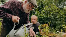 I nonni sono spesso indispensabili per occuparsi dei nipoti mentre i genitori lavorano