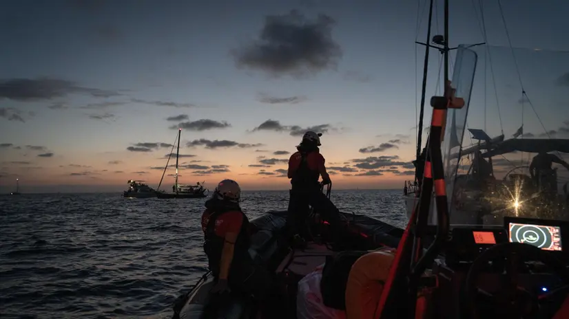 La Life Support di Emergency, che sta accompagnando la Global Sumud Flotilla in navigazione in acque internazionali con il ruolo di nave osservatrice e di supporto medico e logistico, prima dell'alba ha prestato soccorso a una delle barche della flotta, la Johnny M, per una avaria non risolvibile in mare, 29 settembre 2025. ANSA/US EMEGERCY +++USARE SOLO PER ILLUSTRARE OGGI LA NOTIZIA INDICATA NEL TITOLO - NON ARCHIVIARE - NON VENDERE - NON USARE PER FINI NON GIORNALISTICI - NPK+++