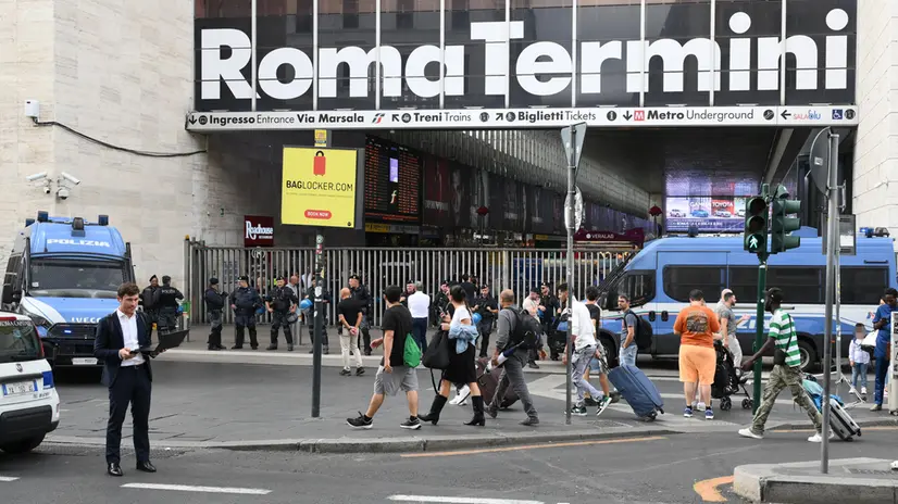 L’ingresso della stazione Termini a via Marsala chiusa su disposizione delle forze dell'ordine per una manifestazione indetta da Usb e realtà palestinesi, Roma, 22 settembre 2025. ANSA/ETTORE FERRARI