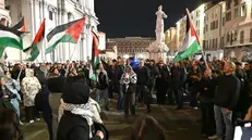La protesta dei ProPal in piazza Paolo VI