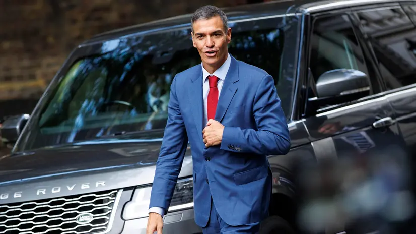 epa12348896 Spanish Prime Minister Pedro Sanchez arrives at 10 Downing Street to meet with British Prime Minister Keir Starmer, in London, Britain, 03 September 2025. EPA/TOLGA AKMEN