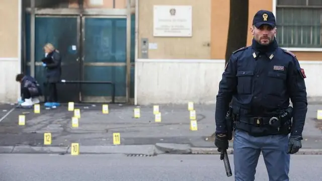 I rilievi dopo l'attentato alla Polgai nel 2015