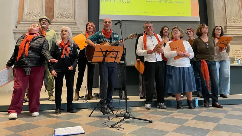 Musica e storia di identità con «Il Coro senza dimora» - © www.giornaledibrescia.it