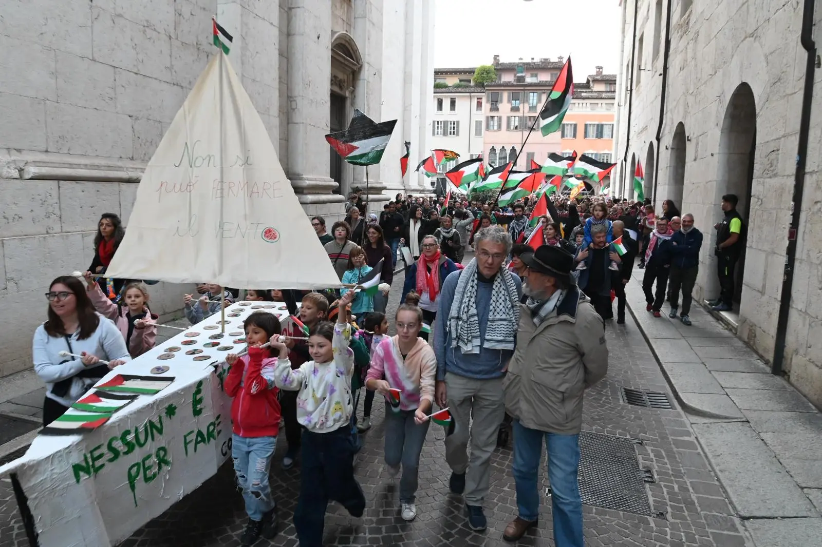 Il corteo ProPal a Brescia