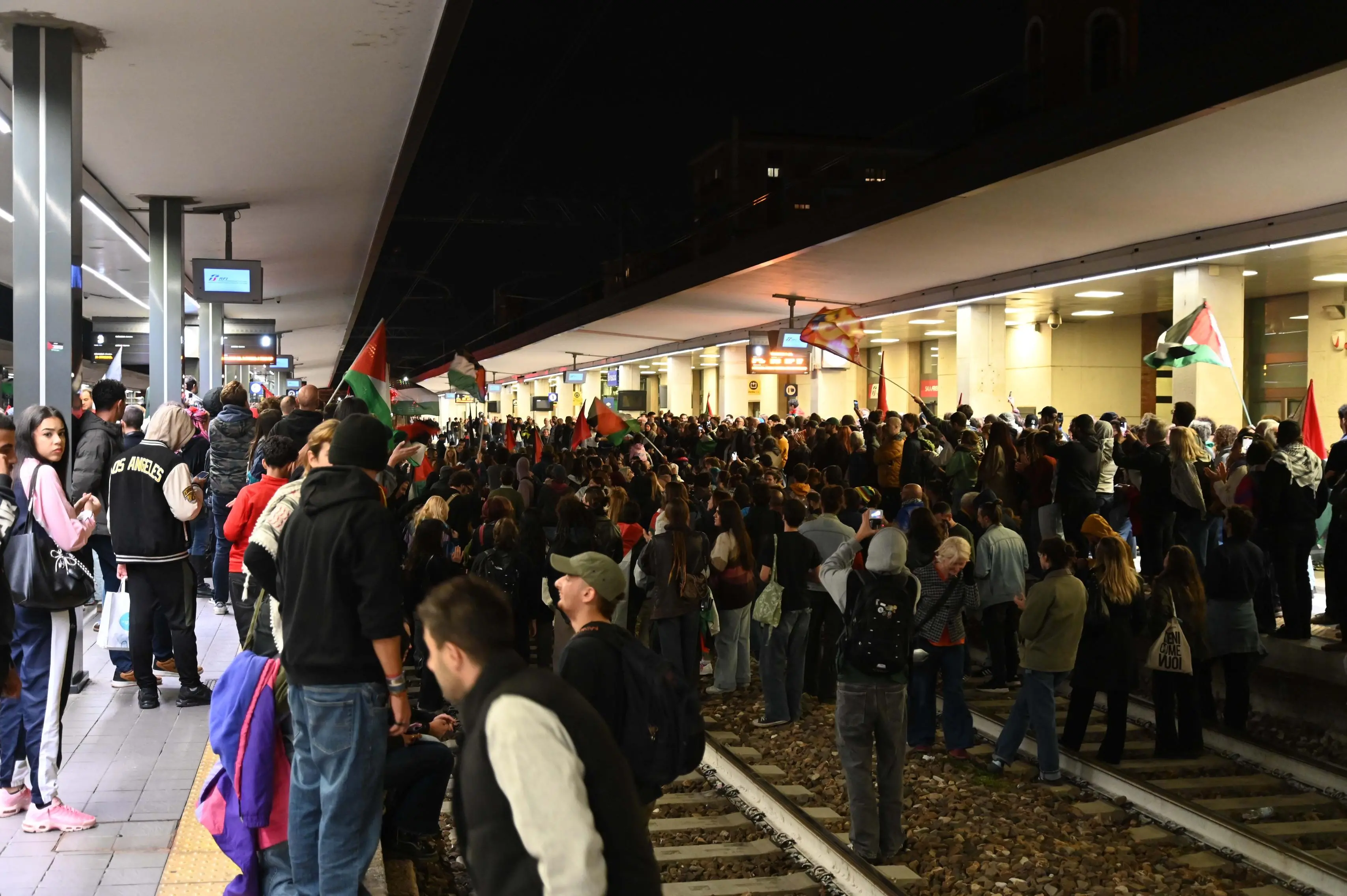 CRONACA BRESCIA CORTEO PRO PAL REDAZIONE CRONACA 02-10-2025 GABRIELE STRADA NEW EDEN GROUP