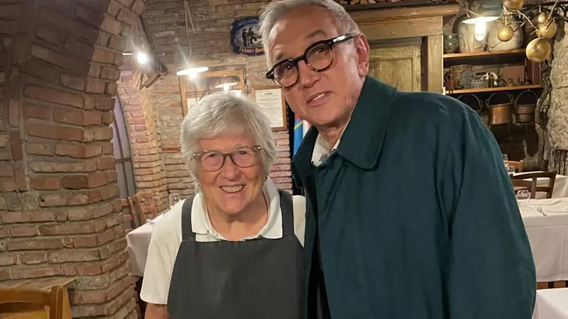 Barbieri con Graziella Lazzari, la cuoca
