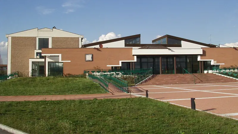 La sede di via San Bernardino dell'Istituto Einaudi