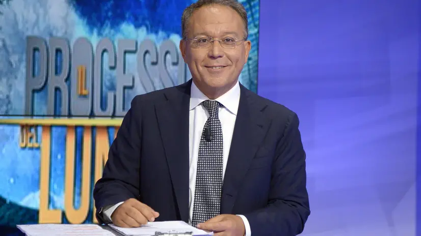 Il conduttore Enrico Varriale in posa durante il photo call per la nuova edizione della trasmissione 'Processo del lunedi'', in diretta su RaiSport1 dallo studio della Rai di Saxa Rubra, 16 settembre 2013, a Roma. ANSA/CLAUDIO ONORATI