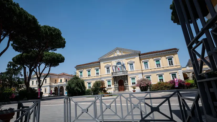 Una veduta esterna dell'ospedale INMI Spallanzani dove è ricoverato, a seguito di un intervento chirurgico, il presidente emerito della Repubblica Giorgio Napolitano, Roma 22 Maggio 2022. ANSA/GIUSEPPE LAMI.