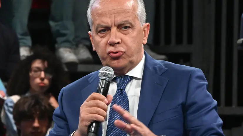 Matteo Piantedosi Ministro dell’Interno durante la kermesse politica ideata da Matteo Renzi alla ex Stazione Leopolda di Firenze “Leopolda 13 Vivaio Italia “Firenze 03 Ottobre 2025 ANSA/CLAUDIO GIOVANNINI