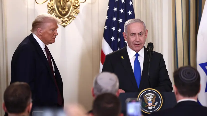 epa12415213 US President Donald Trump (L) and Israeli Prime Minister Benjamin Netanyahu (R) prepare to speak at a press conference in the State Dining Room of the White House in Washington, DC, USA, 29 September 2025. In their meeting, Trump pressed Netanyahu to accept a peace deal to end Israel's on-going war in Gaza, and for Hamas to free their remaining hostages. EPA/JIM LO SCALZO / POOL
