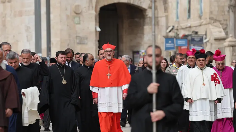 epa12048316 The Latin Patriarch of Jerusalem Pierbattista Pizzaballa leads a special mass prayer in memory of late Pope Francis at the church of the Holy Sepulchre in the Old City of Jerusalem, 23 April 2025. Pope Francis died on 21 April 2025 at the age of 88, according to the Holy See. EPA/ABIR SULTAN