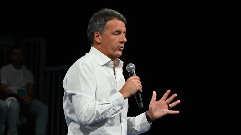 Matteo Renzi durante la kermesse politica ideata dai lui stesso alla ex Stazione Leopolda di Firenze “Leopolda 13 Vivaio Italia “Firenze 03 Ottobre 2025 ANSA/CLAUDIO GIOVANNINI