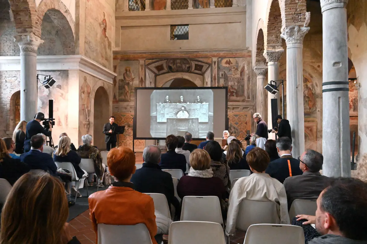 Festival dell'educazione, gli scatti nell’antica basilica di San Salvatore