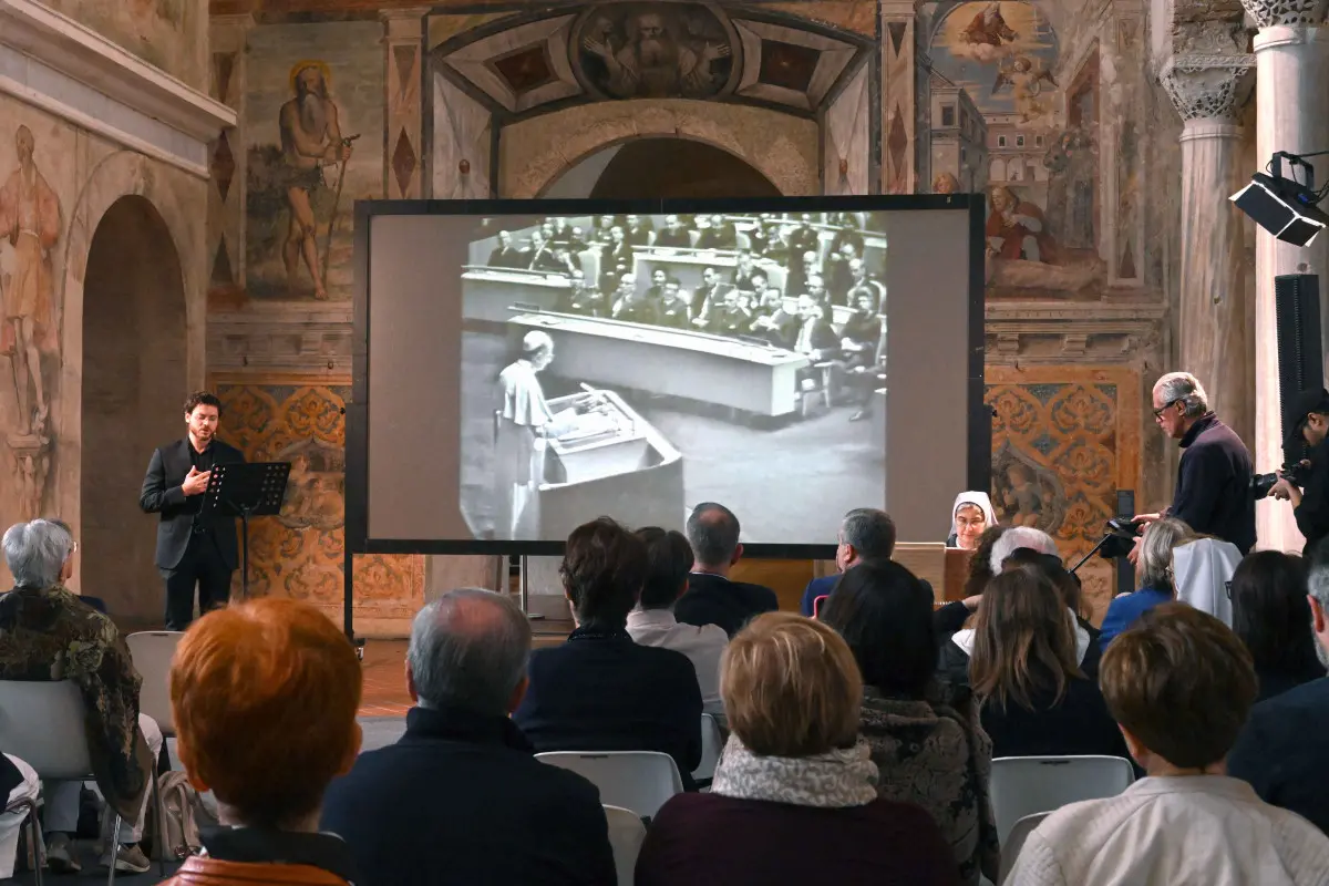 Festival dell'educazione, gli scatti nell’antica basilica di San Salvatore