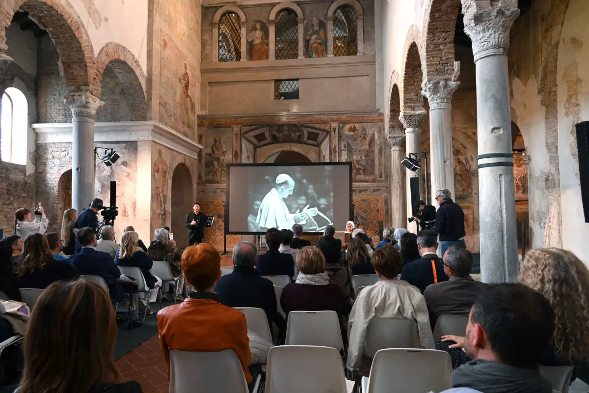Festival dell'educazione, gli scatti nell’antica basilica di San Salvatore