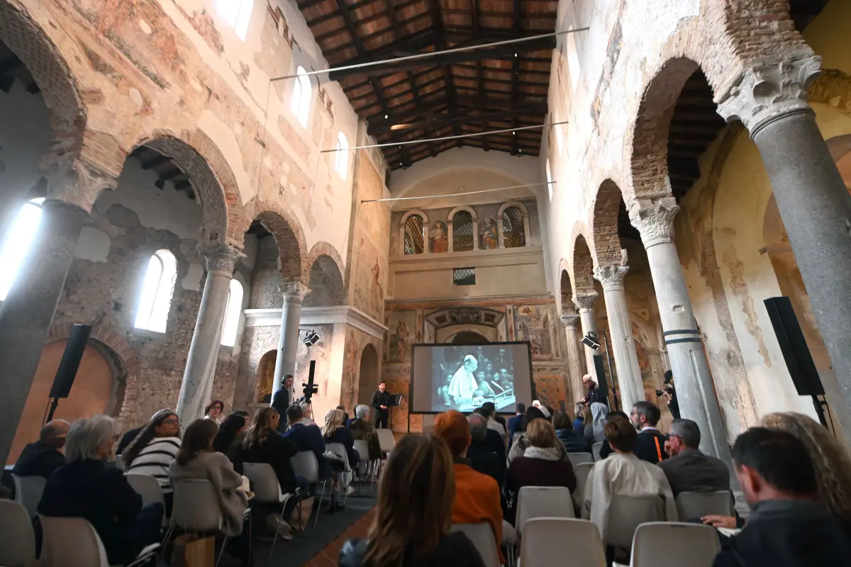 Festival dell'educazione, gli scatti nell’antica basilica di San Salvatore