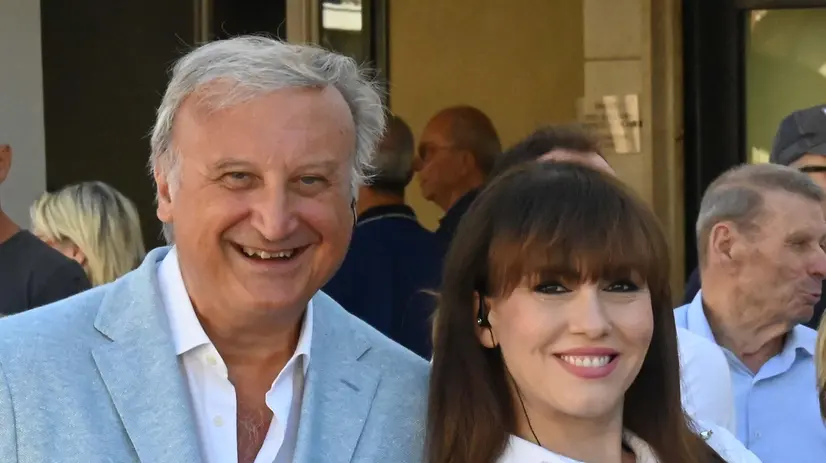 I conduttori di «In Piazza con Noi» Marco Recalcati e Elisabetta Del Medico - © www.giornaledibrescia.it