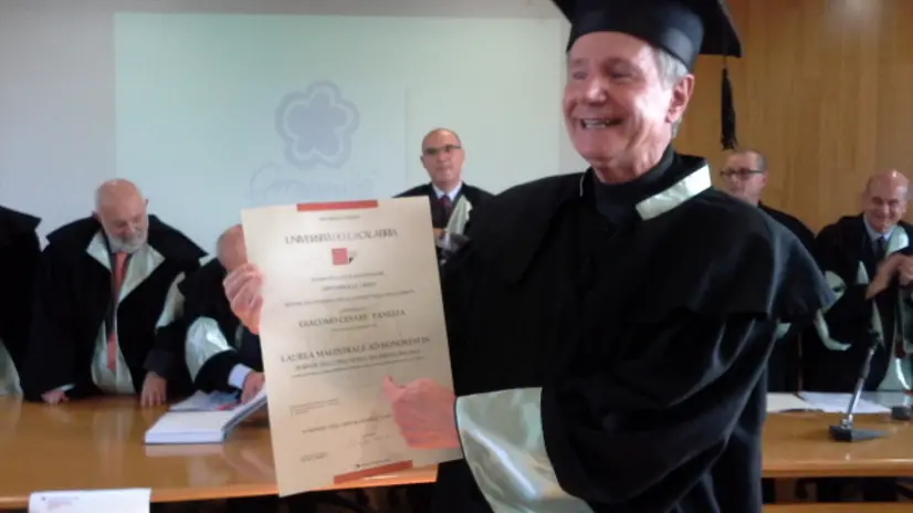Laurea honoris causa a don Giacomo Panizza