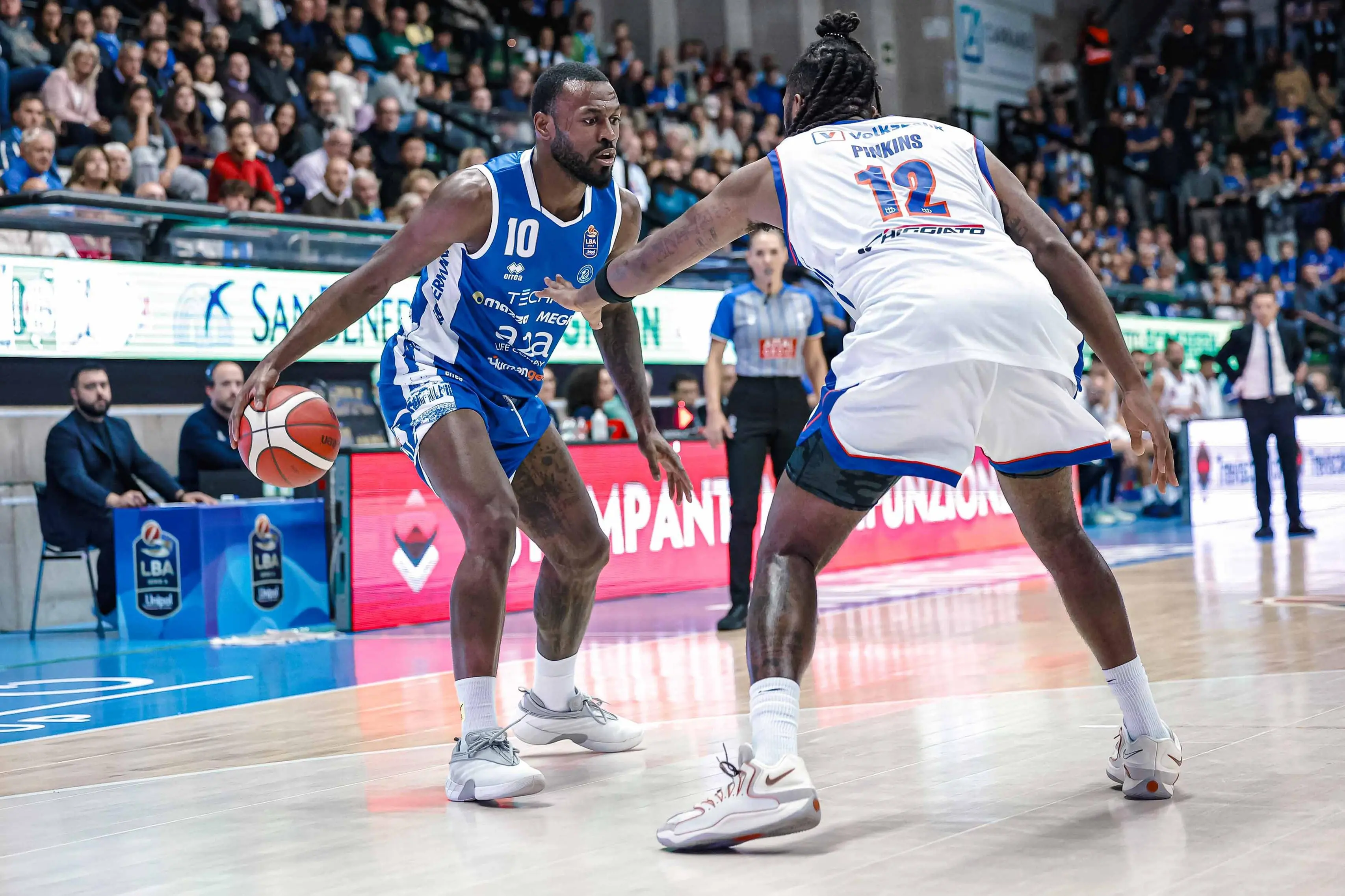Basket, gli scatti di Germani-Treviso