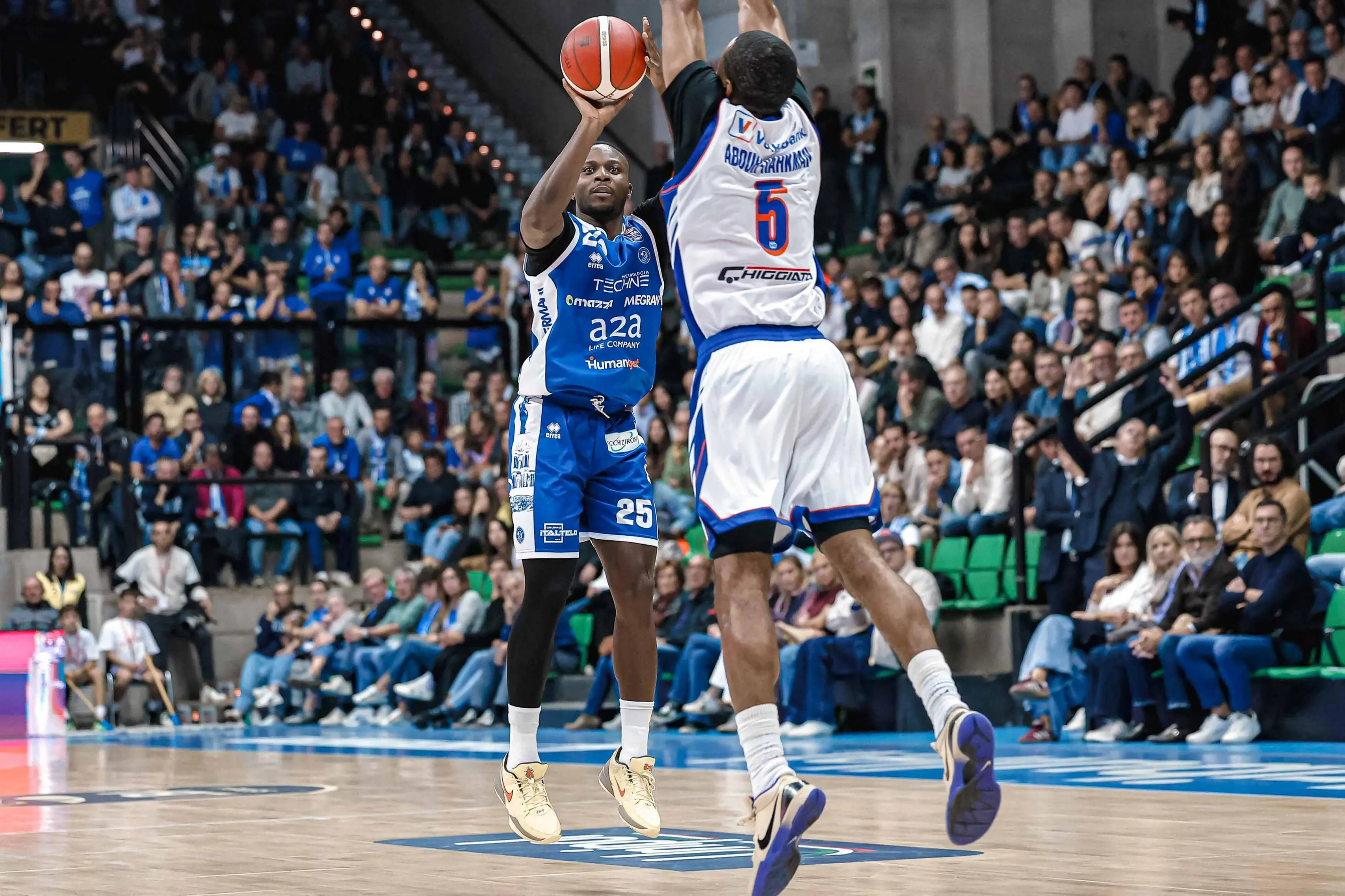 Basket, gli scatti di Germani-Treviso