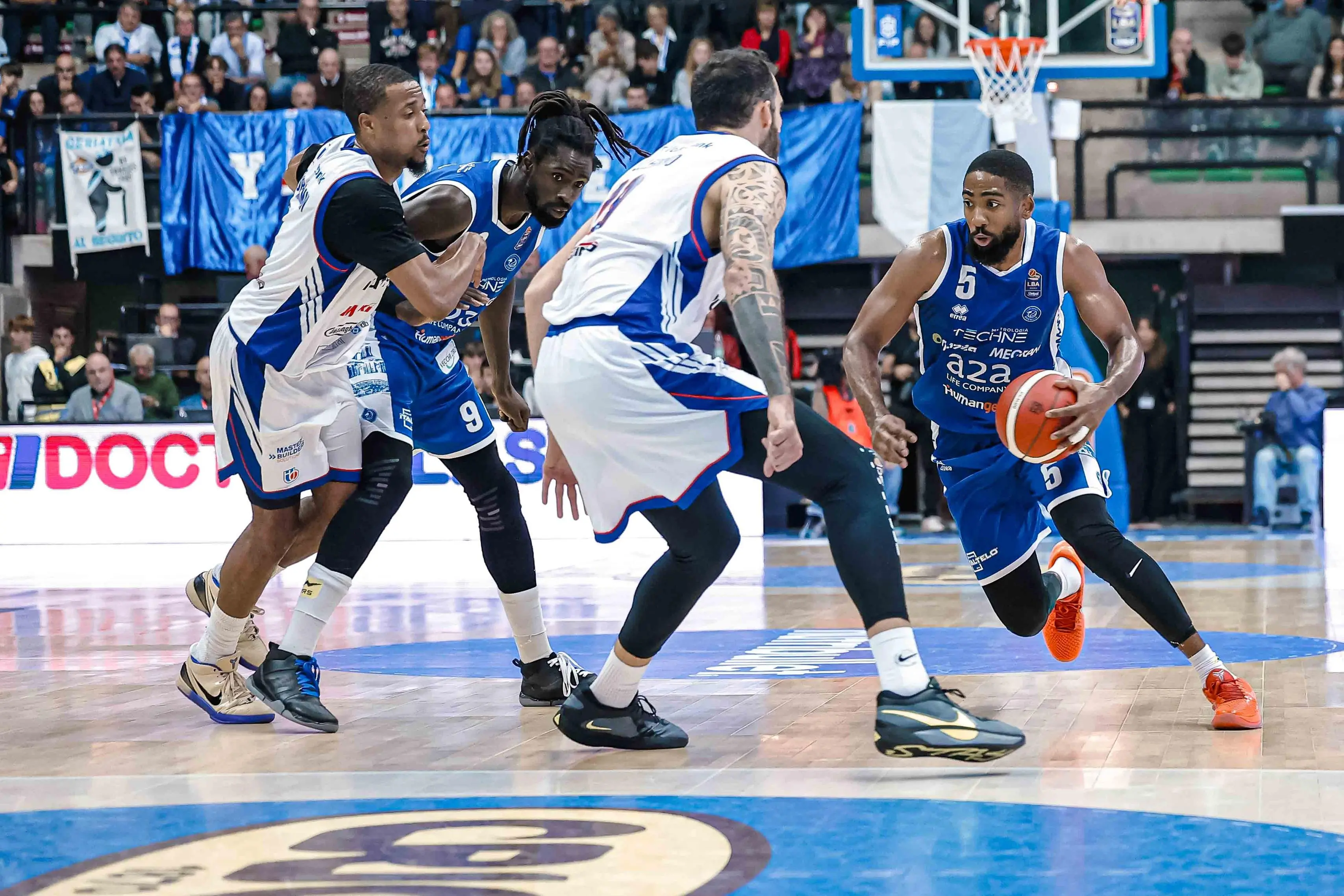 Basket, gli scatti di Germani-Treviso