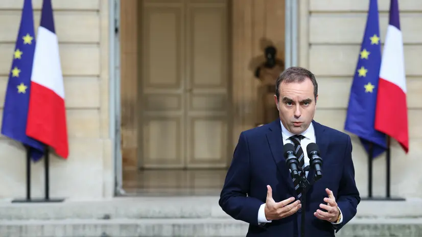 epa12426721 French Prime Minister Sebastien Lecornu delivers a statement at the Hotel Matignon in Paris, France, 03 October 2025, ahead of consultations with political parties before the announcement of the new government. EPA/ALAIN JOCARD / POOL MAXPPP OUT