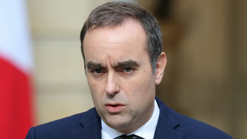 epa12426702 French Prime Minister Sebastien Lecornu delivers a statement at the Hotel Matignon in Paris, France, 03 October 2025, ahead of consultations with political parties before the announcement of the new government. EPA/ALAIN JOCARD / POOL MAXPPP OUT