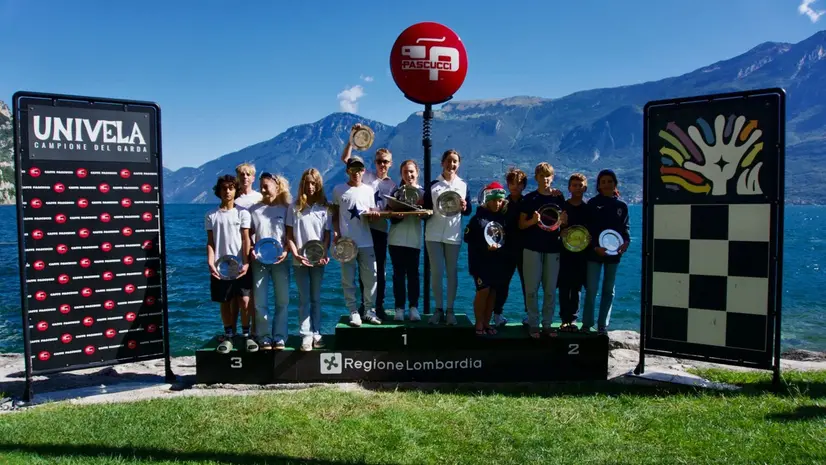La Canottieri Salò trionfa a Campione del Garda