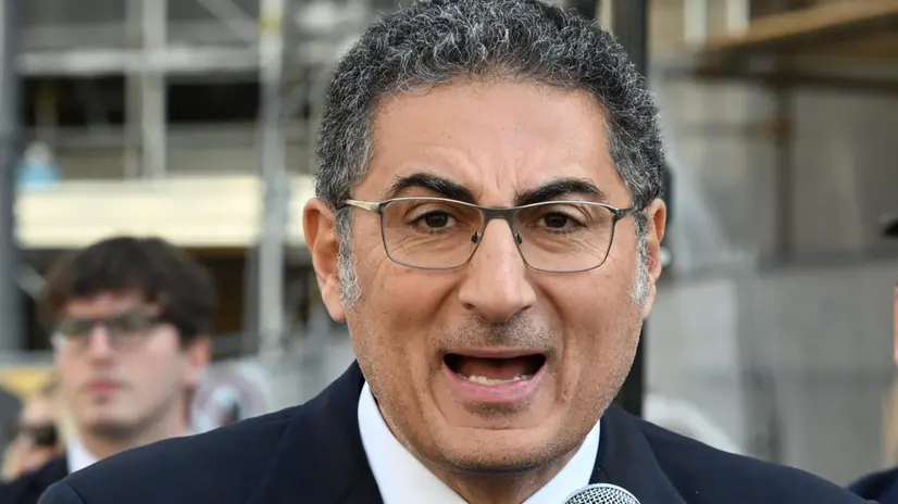 L'intervento del presidente della Comunità Ebraica di Roma Victor Fadlun, nel corso di "335 – Roma non dimentica l’eccidio delle Fosse Ardeatine”, nell’ambito delle iniziative in ricordo delle 335 vittime innocenti ad 81 anni dalla strage nazista, Roma 24 marzo 2025. ANSA/MAURIZIO BRAMBATTI