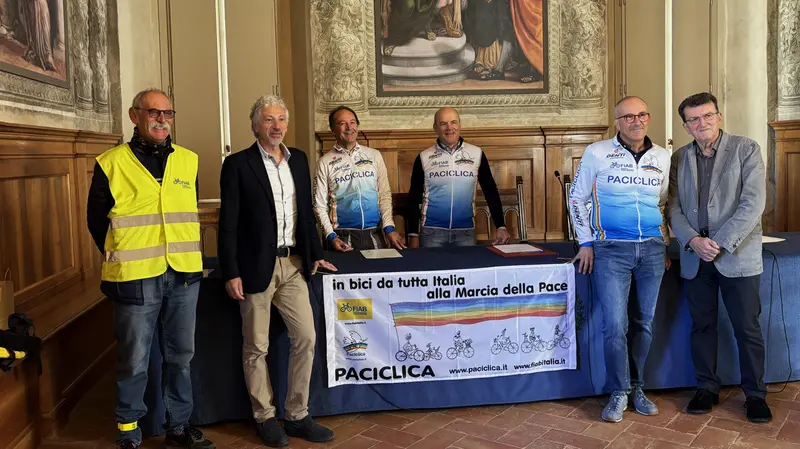 Gli organizzatori in conferenza stampa