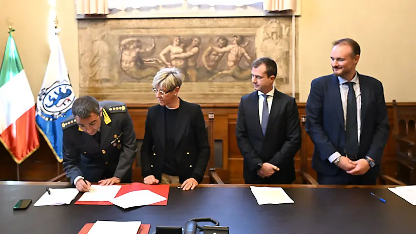 Firmato il protocollo d'intesa tra Loggia, GdF e Agenzia delle Entrate - Foto Comune di Brescia/Christian Penocchio