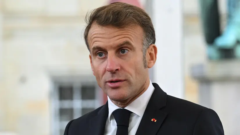 epa12419884 French President Emmanuel Macron speaks to media as she arrives at Christiansborg Castle in Copenhagen, Denmark, 01 October 2025, for an informal meeting of EU heads of state and government. EPA/RADEK PIETRUSZKA POLAND OUT