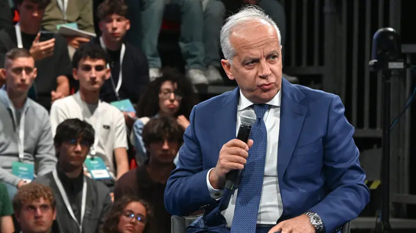 Matteo Piantedosi Ministro dell’Interno durante la kermesse politica ideata da Matteo Renzi alla ex Stazione Leopolda di Firenze “Leopolda 13 Vivaio Italia “Firenze 03 Ottobre 2025 ANSA/CLAUDIO GIOVANNINI
