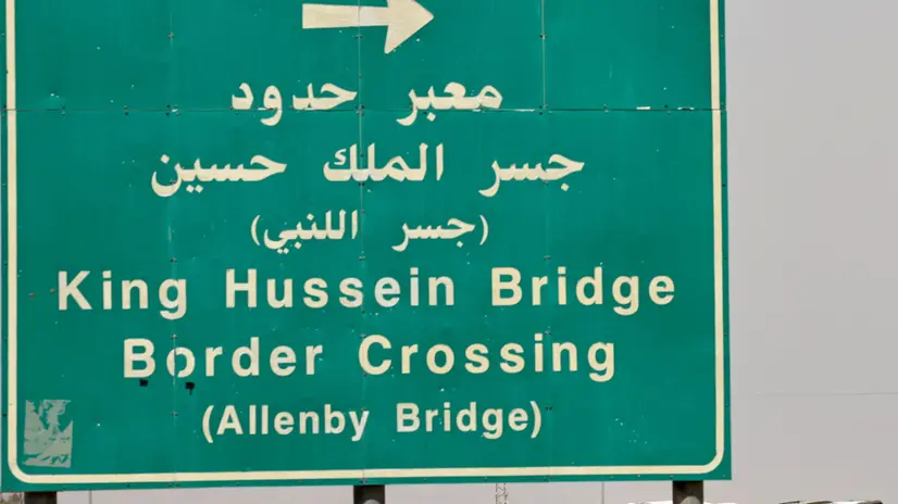 epa12399656 Buses carrying Palestinian passengers (rear) wait to cross the Allenby Bridge, a gateway between the West Bank and Jordan, near the West Bank city of Jericho, 23 September 2025. The head of the Palestinian General Authority Crossing and Borders, Nazmi Muhanna, stated that the Israeli side informed the Palestinian Authority of the closure of the Allenby Bridge starting from 24 September 2025 until future notice, in both directions, for both passenger and cargo. EPA/ATEF SAFADI