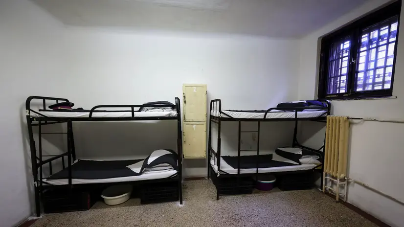 epa11116494 Inside view of the eight-person cell in the Gyorskocsi Street facility, where the 38-year-old Italian woman, Ilaria Salis is kept since February 2023 on charges of having attacked two neo-Nazi militants during a demonstration in Budapest, Hungary, 31 January 2024. The woman is one of three defendants kept in prison on charges of participation in violent attacks by the Antifa movement in February 2023. Prison service denies press reports claiming 'demeaning prison conditions' for the imprisoned Italian woman, and rejected claims that she had been denied the possibility to contact her family members by phone for months. EPA/ROBERT HEGEDUS HUNGARY OUT