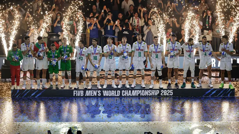 epa12412730 Players of Bulgaria receive their silver medals after being defeated by Italy in the final match of the FIVB Volleyball Men's World Championship at the Mall of Asia Arena in Pasay City, Metro Manila, Philippines, 28 September 2025. EPA/ROLEX DELA PENA