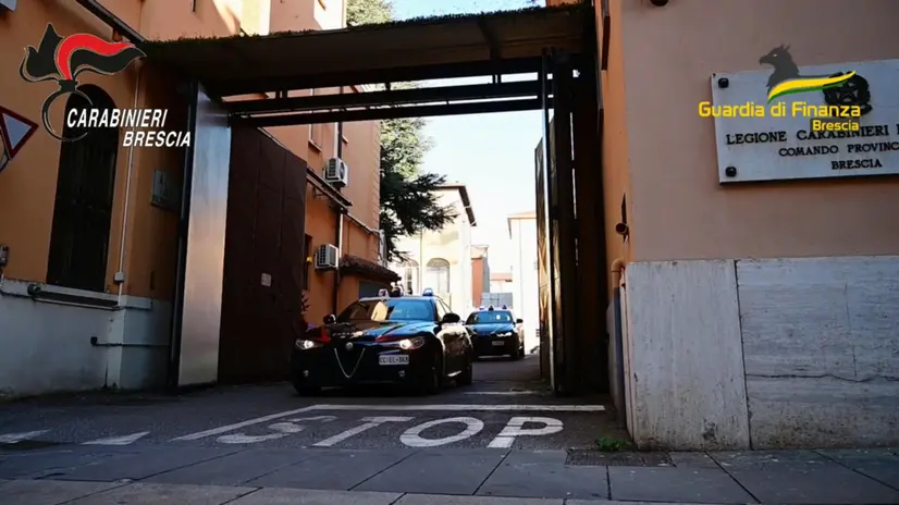 L'operazione condotta dai Carabinieri - © www.giornaledibrescia.it