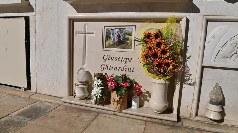La tomba di Giuseppe Ghirardini a Marcheno - Foto Gabriele Strada/Neg © www.giornaledibrescia.it