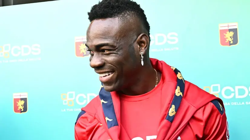 Balotelli con l'ultima maglia indossata