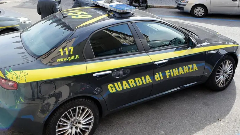 Le indagini della Guardia di finanza - Foto Ansa © www.giornaledibrescia.it