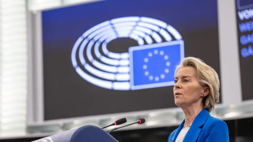 epa12435180 European Commission President Ursula von der Leyen speaks during a plenary session at the European Parliament in Strasbourg, France, 06 October 2025. The plenary session, which runs from 06 to 09 October, is set to discuss two motions of censure tabled by the far-right 'Patriots for Europe' (PfE) group and 'The Left' against European Commission President Ursula von der Leyen. EPA/CHRISTOPHE PETIT TESSON