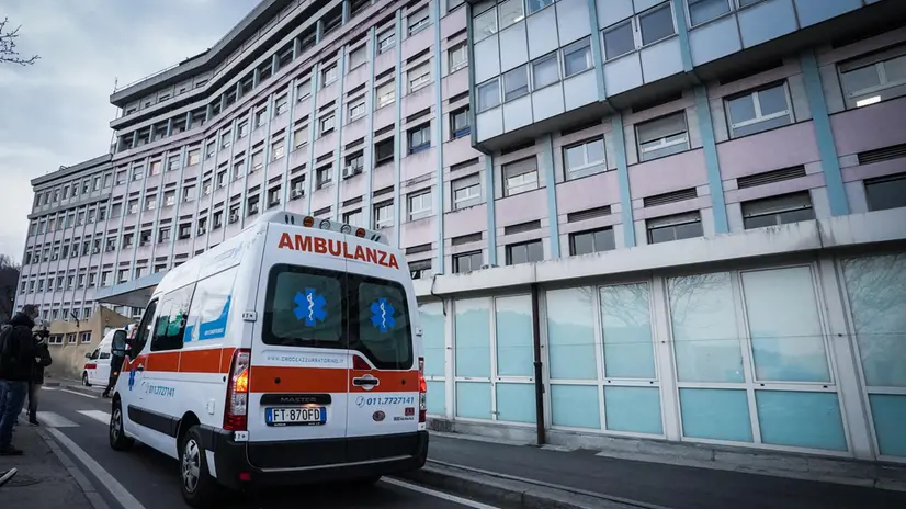 L'arrivo delle ambulanze con i bambini oncologici ucraini all'ospedale pediatrico Regina Margherita organizzato dalla regione Piemonte. Torino 05 marzo 2022 ANSA/TINO ROMANO