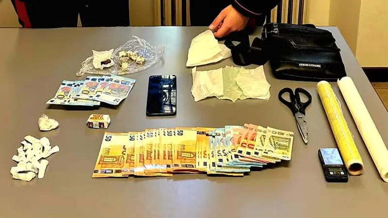 Droga e soldi sequestrati in valle Trompia