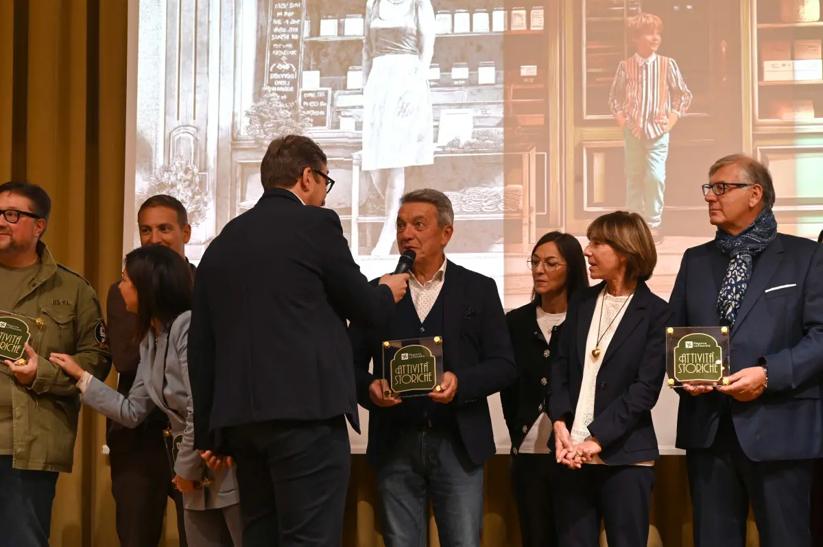 La premiazione delle attività storiche di Brescia
